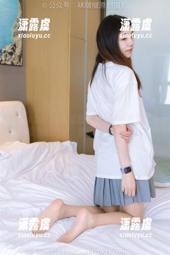 BoBoSocks袜啵啵-思思 BoBoSocks袜啵啵 - 看思思穿着华伦天奴高跟鞋的私拍,原图就不能说太多了!