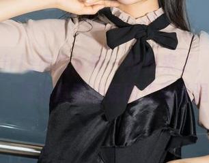 KelaGirls克拉女神 – 何悦来了，红裙加持，高清质感让氛围立马升温。
