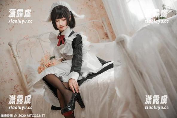 MTYH喵糖映画 高清喵糖映画:这粉色睡裙当然要多晒几张美照,毕竟P图也得找个好背景!