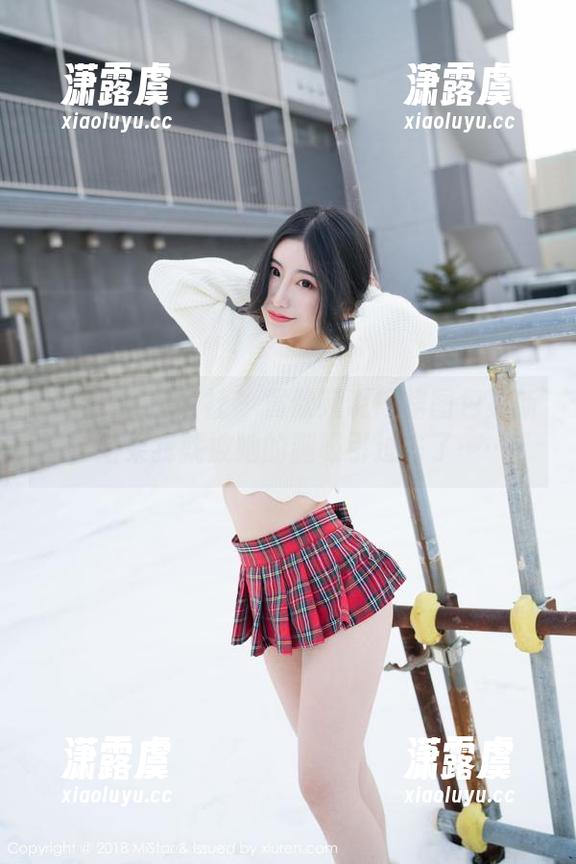 MiStar魅妍社-黄歆苑 MiStar魅妍社 - 黄歆苑说短裙图包更新,结果我就被她的腿吸引过去了……