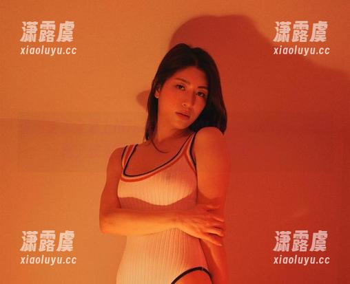 说不定你会爱上Min.E(민이)的LeeheeExpress套图，快来下载，反正也不会充实人生。