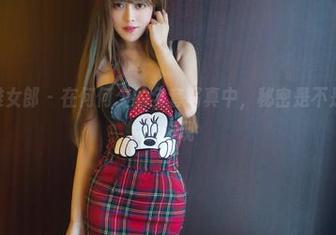 TuiGirl推女郎 – 在何何夕的全套写真中，秘密是不是也在等着被发现