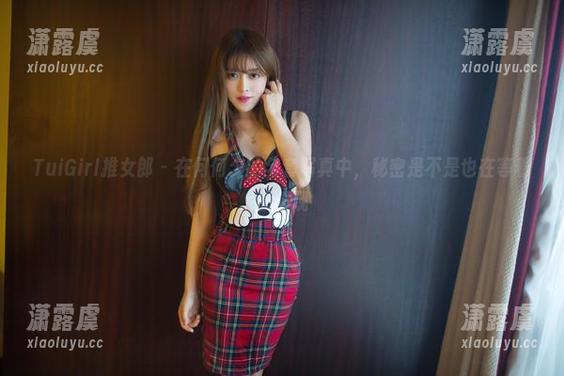 TuiGirl推女郎 - 在何何夕的全套写真中，秘密是不是也在等着被发现