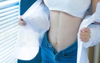 UGirls尤果网 – 林妃媛高跟鞋大集合：这些照片真的是一双鞋的雅致闯入