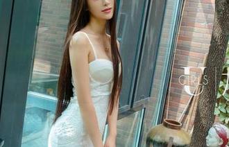 UGirls尤果网 – 从未见过的白色邂逅，王语纯竟然与白色的完美融合，图片一看便知，原图来了！