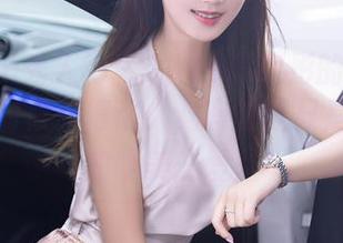 Xiuren秀人网 – Elise谭晓彤的户外写真，有时候美得动人，有时候只是人和树的唯美恋爱！