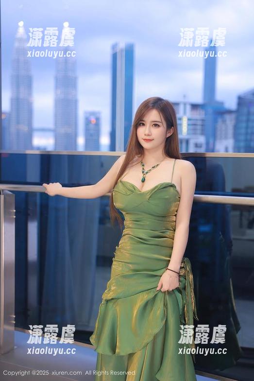 Xiuren秀人网-任莹樱Jenny Xiuren秀人网 - 事故现场:任莹樱Jenny办公室写真分享,呃…有没有人需要救护车?