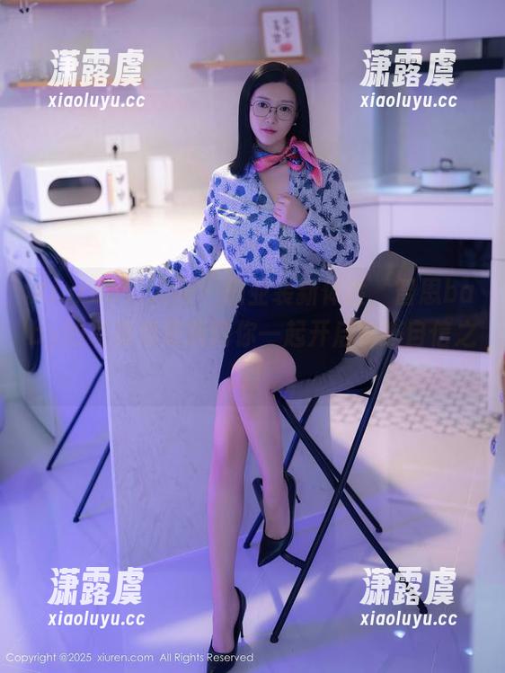 Xiuren秀人网-智恩baby Xiuren秀人网 - 职业装新体验,智恩baby的写真集更新陪你一起开启穿搭自信之旅!
