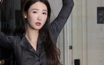 Xiuren秀人网 – 清水美嘉又来更新画风了，这次是修女，哈哈，有意思！