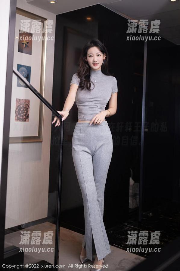 Xiuren秀人网-轩轩王子 Xiuren秀人网 - 我也想在轩轩王子的私房自拍里,找一下我的自信。