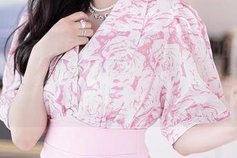 Xiuren秀人网 – 下载软糖爱喝奶的制服写真集，制服与甜度的结合，算是你的小确幸吗？