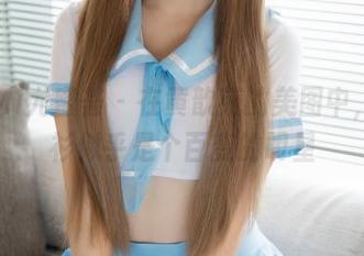 YouMi尤蜜荟 – 在黄歆苑的美图中，白衬衫似乎是个百变的明星