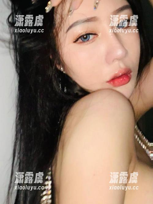 不爱笑的赛琳 微密圈 - 这一集:不爱笑的赛琳的居家日常,福利太真实,作品掀翻了我的三观!