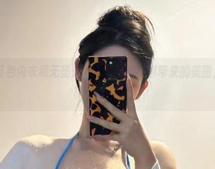 微密圈 – 红色内衣和无圣光，不爱笑的赛琳带来的美图，眼睛都亮了！
