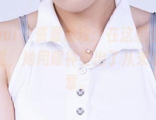 丽柜ligui – 资源助攻：在这组曼蒂的皮衣私拍里，她用眼神奏出了从未听过的乐章。