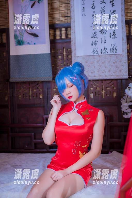 二佐Nisa 图包更新!二佐Nisa和碧蓝可畏泳装的亲密接触,等你来发现!