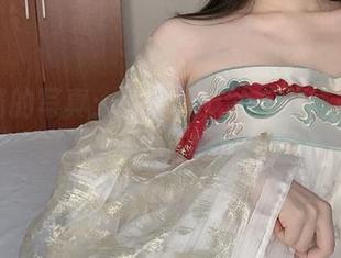 倦倦喵的写真：长发飘飘的吉他妹妹，真是随意的美好！