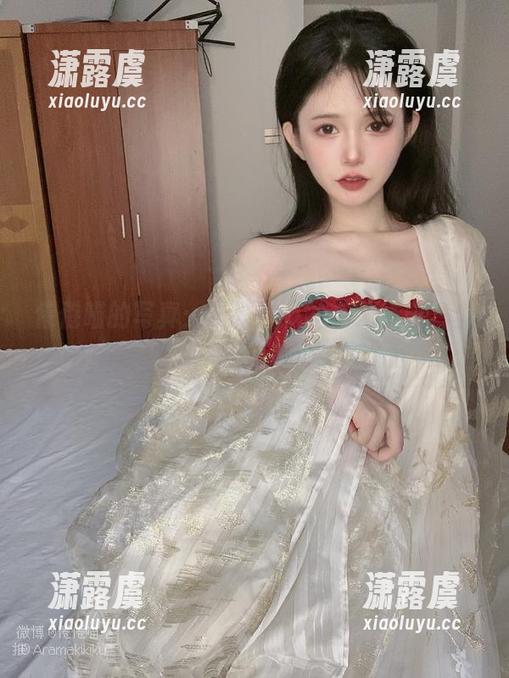 倦倦喵 倦倦喵的写真:长发飘飘的吉他妹妹,真是随意的美好!