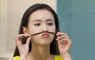 克拉女神 – 吕佳最新透明套图更新，心思像水一样流动，留给我的是啥呢？