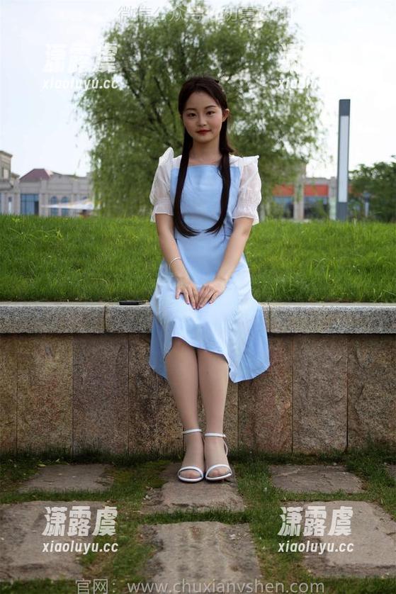 初夏女神-双双 初夏女神 - 在高清图库中,双双的“双人”就变成了一种迷离