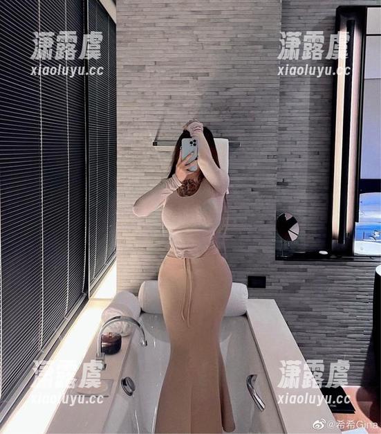 奈斯希希 微密圈 - 奈斯希希的优雅旗袍,美图精选,偷偷想象那飘逸的裙摆。