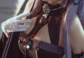 女人何苦为难女人，看看宫本桜的美腿精选就好。