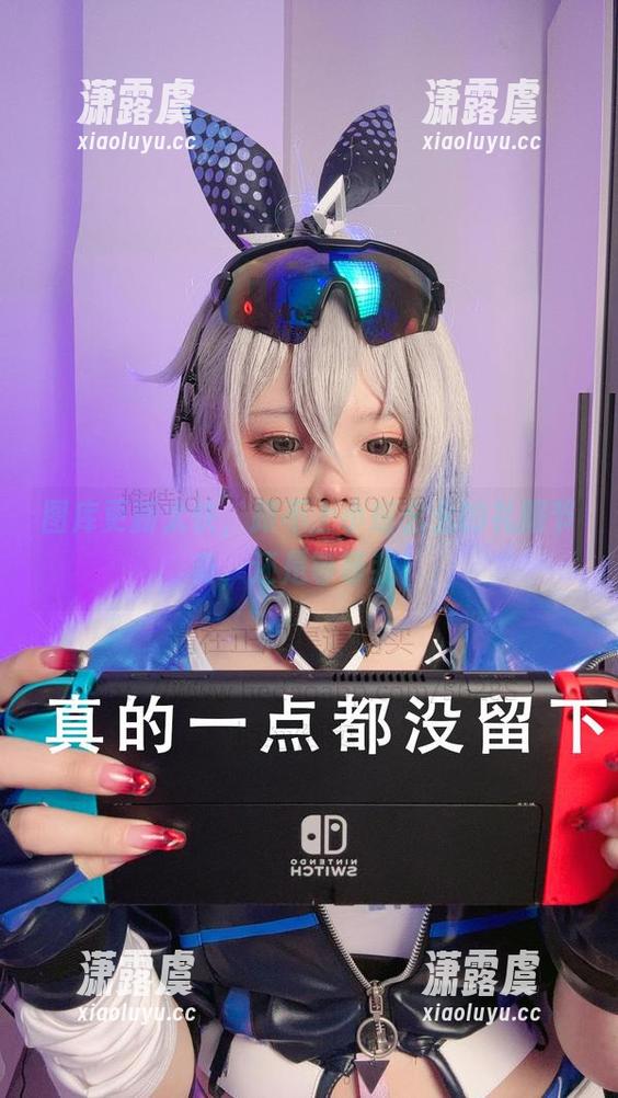 图库更新太快，跟不上小瑶幺幺的礼服节奏，还是等等我！