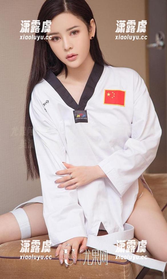 尤果网爱尤物-吴美溪 尤果网爱尤物 - 谁说高跟鞋不实用?看吴美溪的图包,给你满满的穿搭灵感!