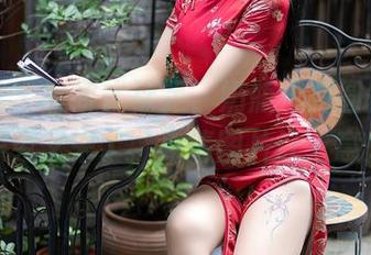 尤蜜荟 – 撒娇式裸足，奶瓶土肥圆矮挫丑黑穷又来了，高清图片让人意外