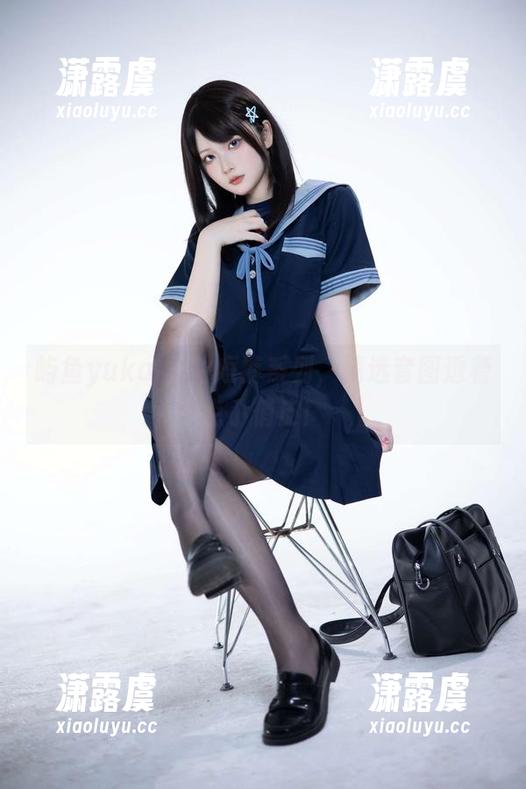 屿鱼yukako 屿鱼yukako的短裤系列,精选套图透着点小俏皮!