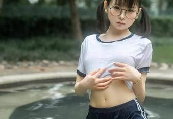 幼水铃衣的全套丝袜：原图还原纯粹感，这样的腿，我能看一天。
