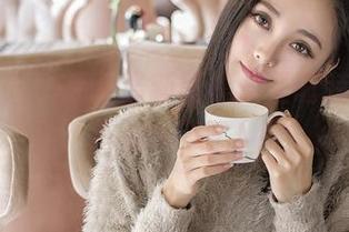 推女神 – 梁晶莹最新图集：圣诞装扮，别再塞袜子了！