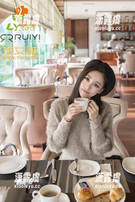 推女神-梁晶莹 推女神 - 梁晶莹最新图集:圣诞装扮,别再塞袜子了!