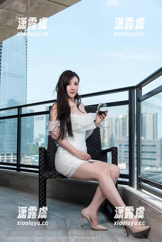 推女神-白一晗 推女神 - 给发型打个样:白一晗定制双马尾,一边扎头,一边追逐潮流,两全其美!