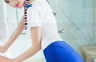 推女郎 – 易阳的礼服套图，这颜色…竟然让我想到了那只金鱼。