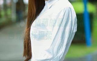 推女郎 – 哇，王依萌的最新旗袍美图，配色竟这样温柔，真难得！