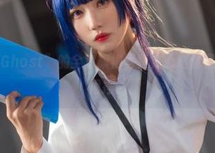 看“无影喵喵Ghost”的全套旗袍写真，心绪像是秋风中飘荡的裙摆。