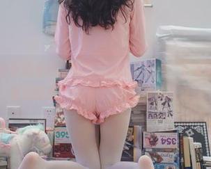 对于木花琳琳是勇者的校园写真集，我有种“下载看一下也许能重温懵懂”的期待，猜猜是哪几张？