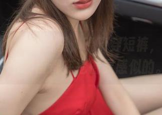 梦丝女神 – 图片里，晓晓穿短裤，感觉每一个角度都在挖掘灵感似的。