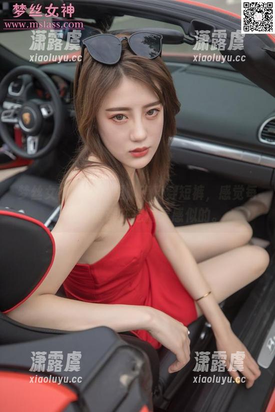 梦丝女神-晓晓 梦丝女神 - 图片里,晓晓穿短裤,感觉每一个角度都在挖掘灵感似的。