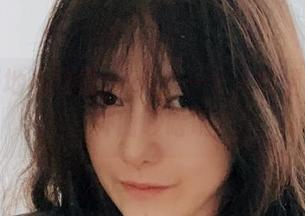 静悄悄地看樱晚gigi，一个人的温柔图包，外面吵啥呢？