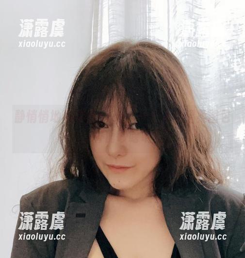 静悄悄地看樱晚gigi，一个人的温柔图包，外面吵啥呢？
