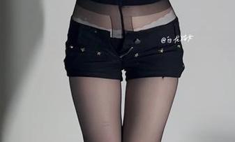 微密圈 – 白龙猫女的肉丝资源，完美演绎了‘脚下的风景’！