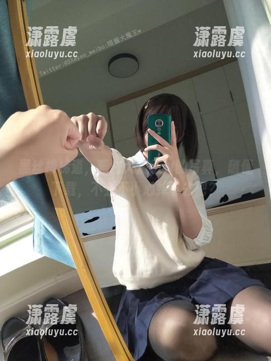 眼酱大魔王w 黑丝楼梯道,眼酱大魔王w的写真,随便下载,不会不小心掉下去吧?