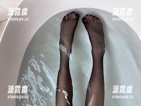 禅院熏 微密圈 - “禅院熏选”——睡衣写真:在梦中与懒散为伴的亲密时光