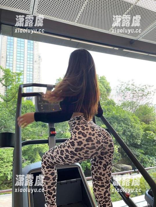 禅雨儿Lynne 微密圈 - 禅雨儿Lynne的校服:合集里的青春和戏谑并存