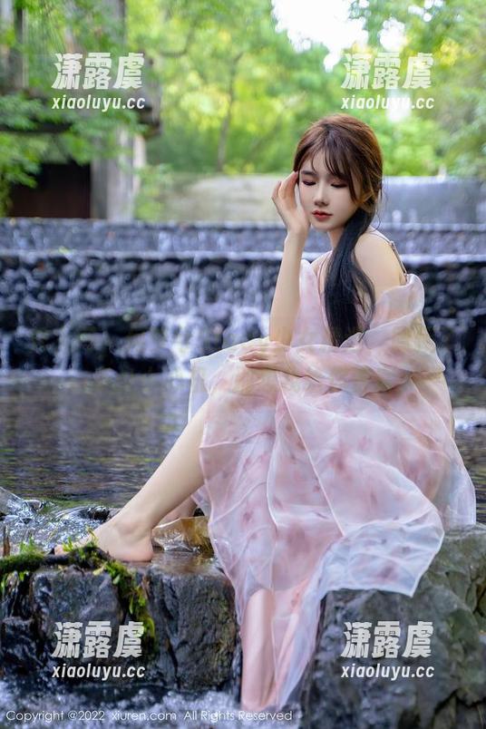 秀人网-何梦兮Stacy 秀人网 - 何梦兮Stacy少女精选,隐藏了多少小心机,别想我给你答案