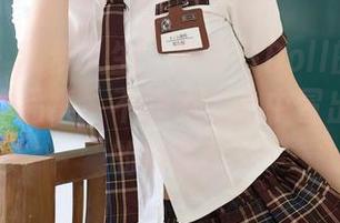 秀人网 – 乱步人生：养乐多Doll的精彩美足高清作品集，不知为何心中冒出对足部的好奇！