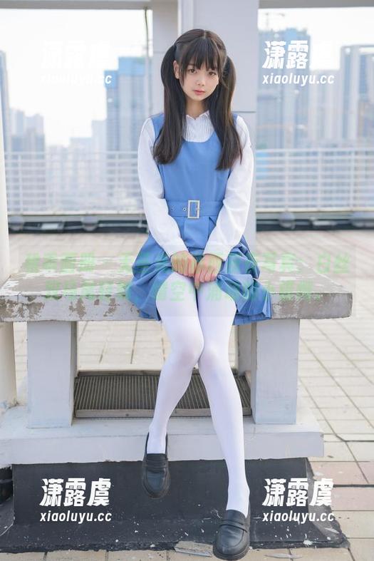 稚乖画册-赤西夜夜 稚乖画册 - 无圣光的赤西夜夜写真:白丝双马尾轻舞,晴空中涌动的小错愕。