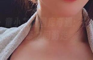 微密圈 – 童小芯的图库奇遇：在黑丝与吊带之间游走